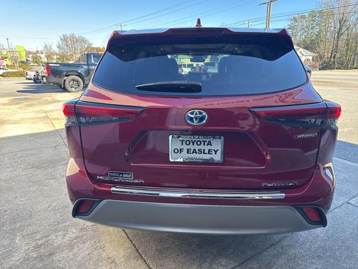 2021 Toyota Highlander Hybrid Platinum