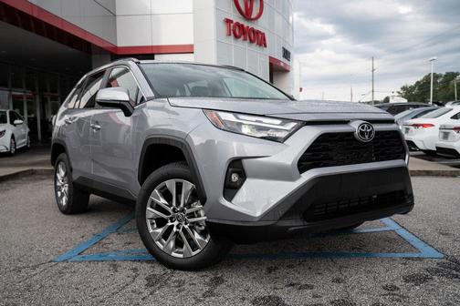 2025 Toyota RAV4 XLE Premium