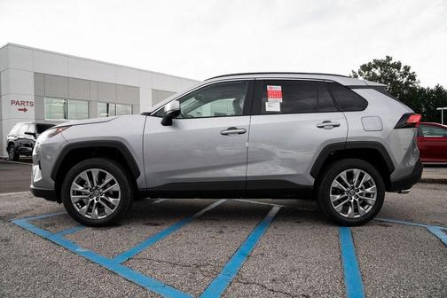 2025 Toyota RAV4 XLE Premium