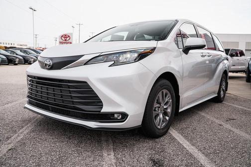 2026 Toyota Sienna XLE