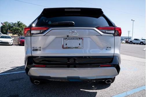 2025 Toyota RAV4 Hybrid SE