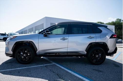 2025 Toyota RAV4 Hybrid SE