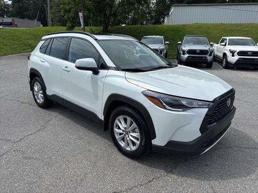2024 Toyota Corolla Cross LE
