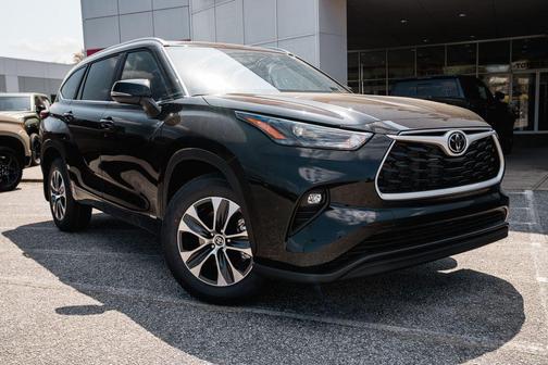 2026 Toyota Highlander Hybrid XLE
