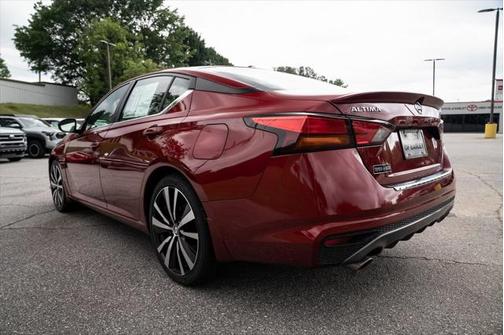 2021 Nissan Altima SR FWD