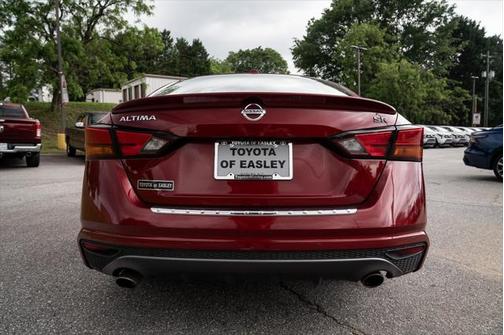 2021 Nissan Altima SR FWD