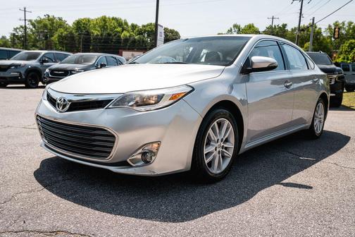 Classic Silver Metallic 2014 Toyota Avalon XLE