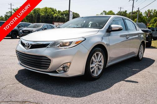 Classic Silver Metallic 2014 Toyota Avalon XLE