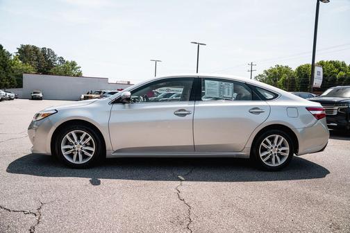 Classic Silver Metallic 2014 Toyota Avalon XLE