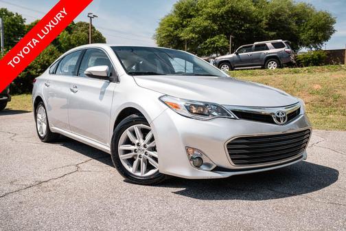 Classic Silver Metallic 2014 Toyota Avalon XLE