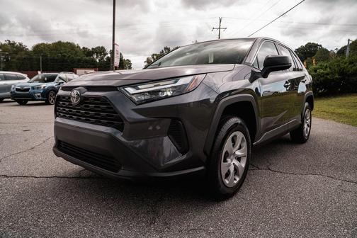 2023 Toyota RAV4 LE