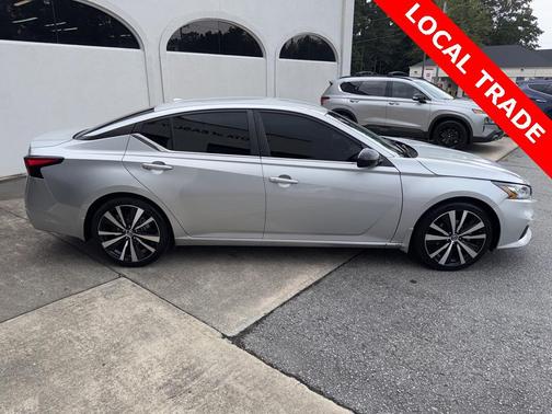 2021 Nissan Altima SR FWD