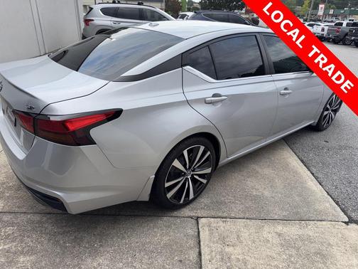 2021 Nissan Altima SR FWD