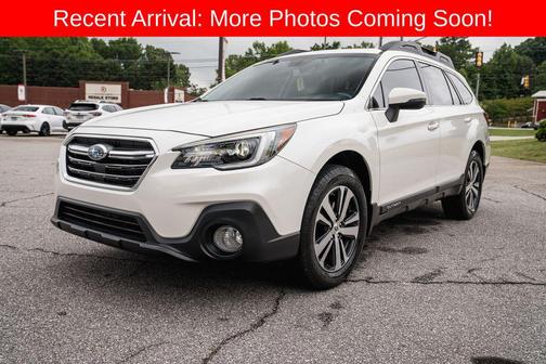 Crystal White Pearl 2018 Subaru Outback 3.6R Limited