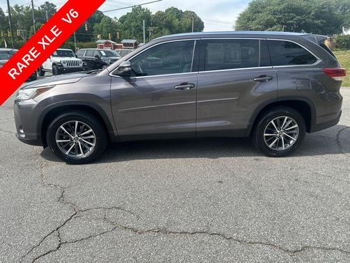 Predawn Gray Mica 2019 Toyota Highlander XLE