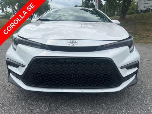 Ice Cap 2025 Toyota Corolla SE