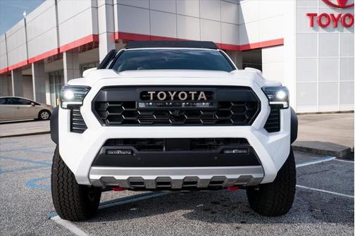 2025 Toyota Tacoma Hybrid Trailhunter