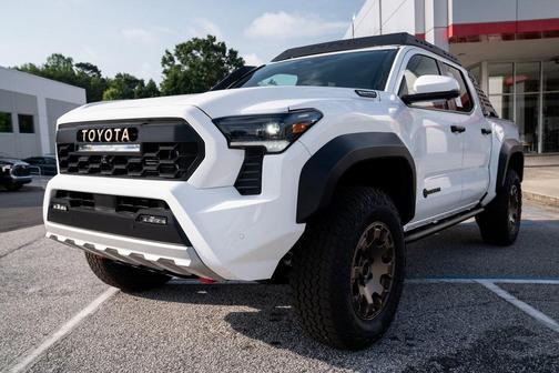 2025 Toyota Tacoma Hybrid Trailhunter
