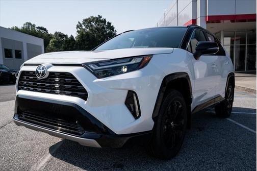 2025 Toyota RAV4 Hybrid SE