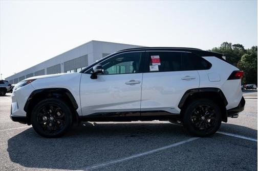 2025 Toyota RAV4 Hybrid SE