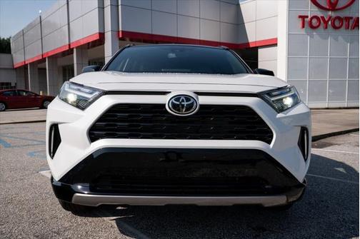 2025 Toyota RAV4 Hybrid SE