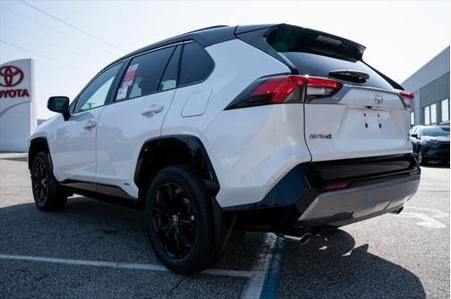 2025 Toyota RAV4 Hybrid SE