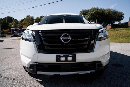 2024 Nissan Pathfinder Platinum 4WD