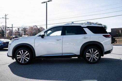 2024 Nissan Pathfinder Platinum 4WD