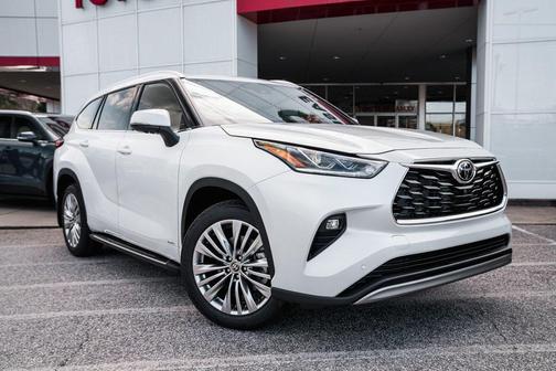 2026 Toyota Highlander Hybrid Platinum