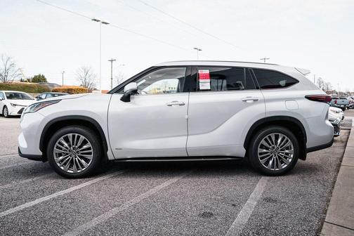 2026 Toyota Highlander Hybrid Platinum