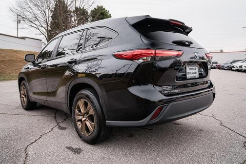 2023 Toyota Highlander Hybrid XLE