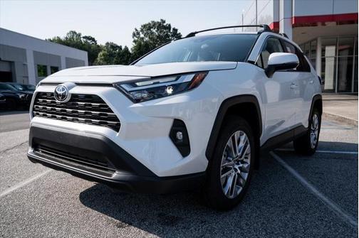 2025 Toyota RAV4 XLE Premium