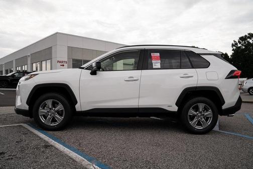 2025 Toyota RAV4 Hybrid LE