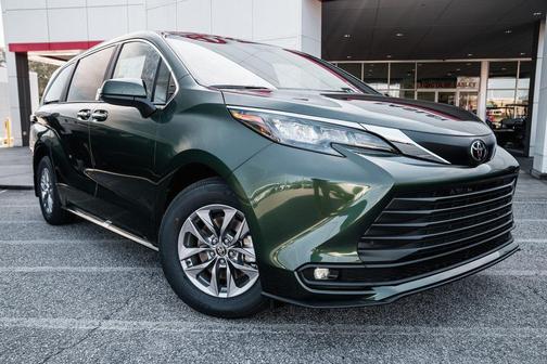 2026 Toyota Sienna XLE
