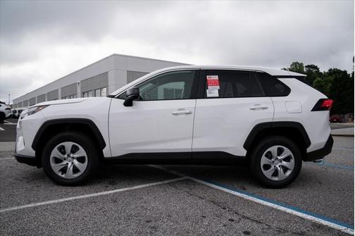 2025 Toyota RAV4 LE