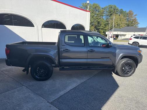 2022 Toyota Tacoma SR5