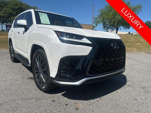 White Pearl 2023 Lexus LX 600 Luxury