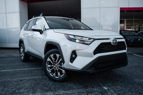 2025 Toyota RAV4 XLE Premium