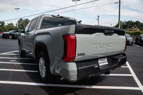 Lunar 2026 Toyota Tundra SR5