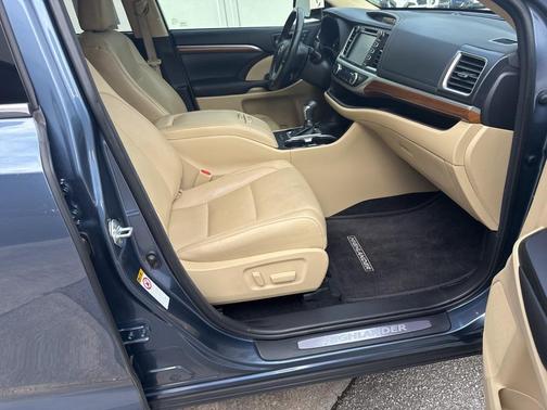 2017 Toyota Highlander Limited