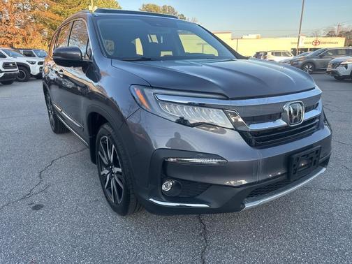 2022 Honda Pilot Touring 8-Passenger