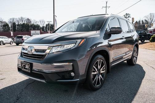 2022 Honda Pilot Touring 8-Passenger