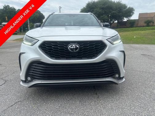 Pearl 2022 Toyota Highlander XSE