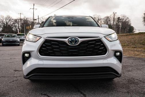 2022 Toyota Highlander Hybrid LE
