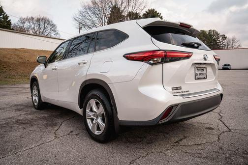 2022 Toyota Highlander Hybrid LE