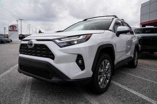 2025 Toyota RAV4 XLE Premium
