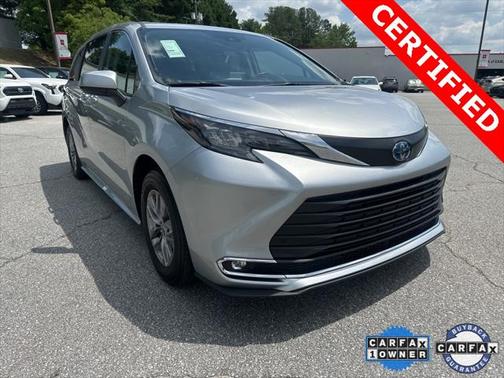 2024 Toyota Sienna XLE 8 Passenger