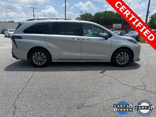 2024 Toyota Sienna XLE 8 Passenger
