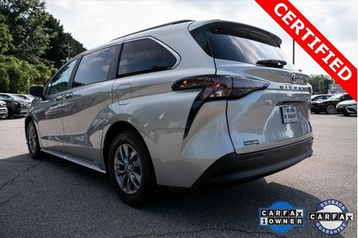 2024 Toyota Sienna XLE 8 Passenger