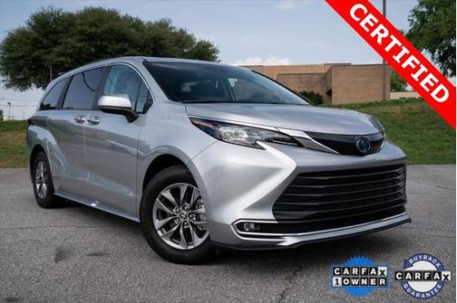 2024 Toyota Sienna XLE 8 Passenger